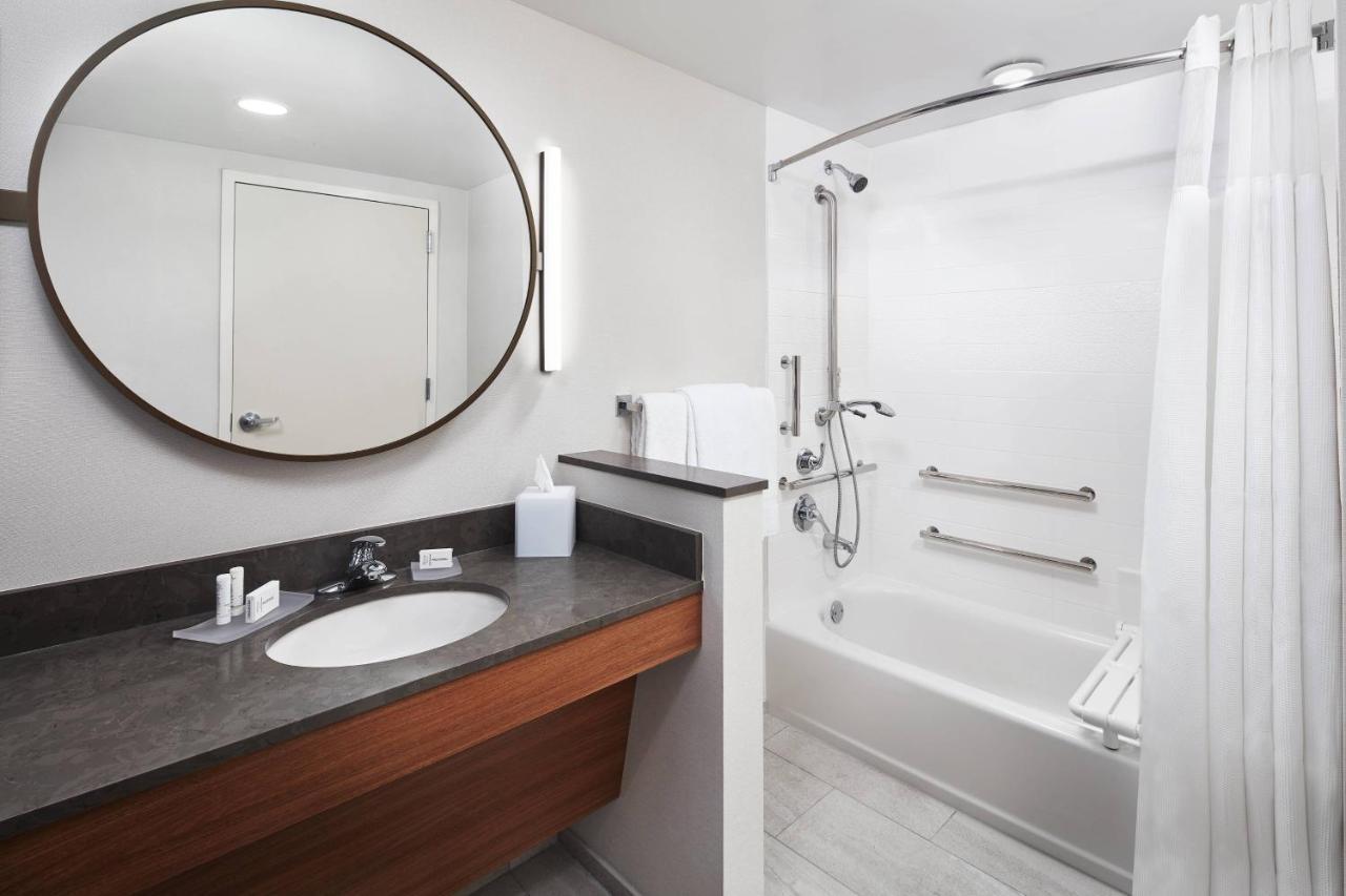Fairfield Inn & Suites By Marriott Louisville Northeast Eksteriør bilde
