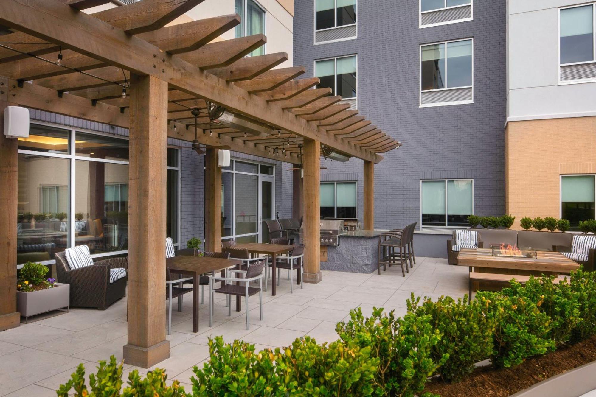 Fairfield Inn & Suites By Marriott Louisville Northeast Eksteriør bilde